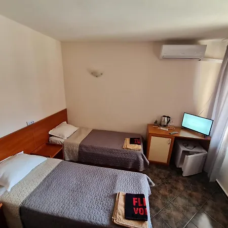 ゲストハウス алми Almi