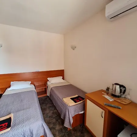 Guest house алми Almi 4*